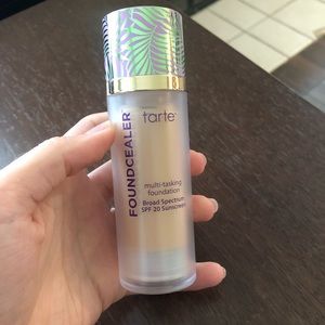 Tarte Foundcealer